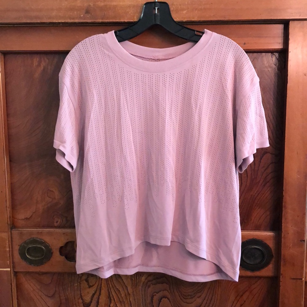 Lululemon mauve s/s perforated top sz 8